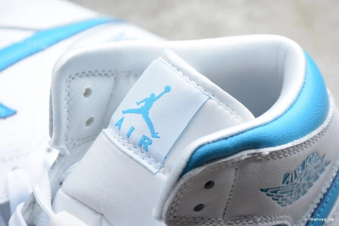 Jordan (W) BQ6472-114 UNC  Mid Air 1  0328